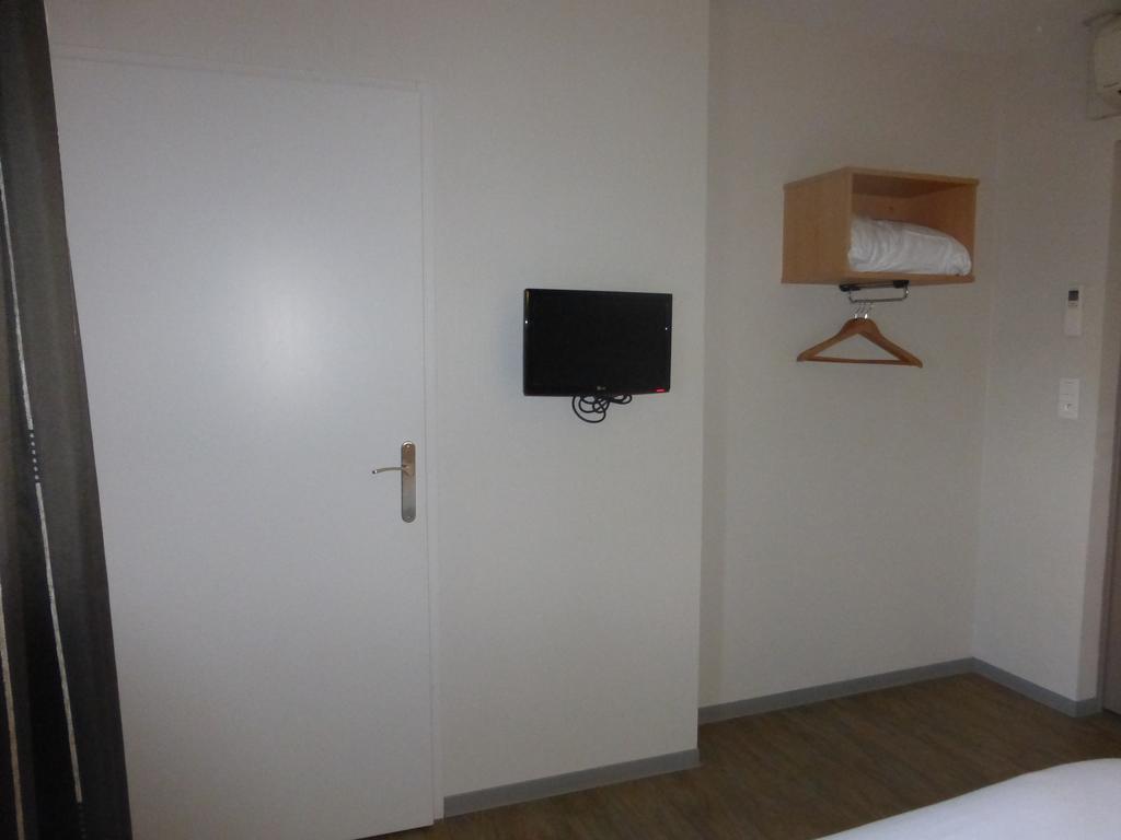 La Godiniere Hotell Cholet Eksteriør bilde