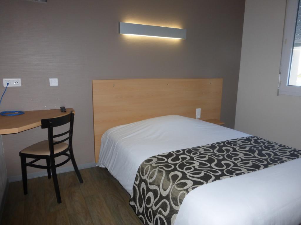 La Godiniere Hotell Cholet Eksteriør bilde